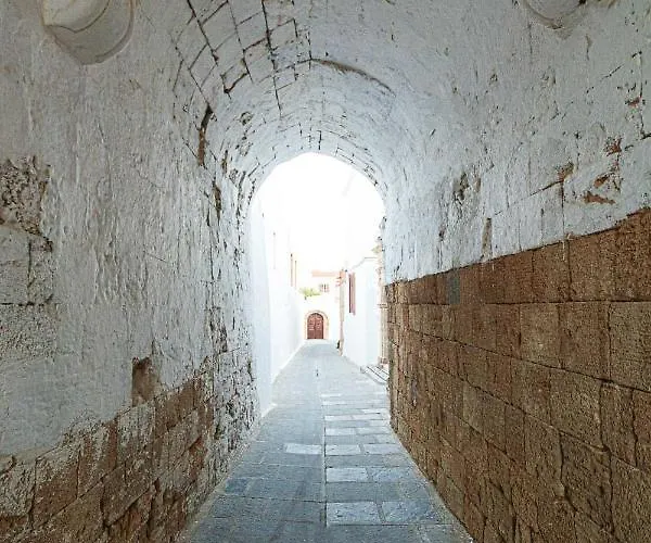 فيلة Dafni - لينثوس