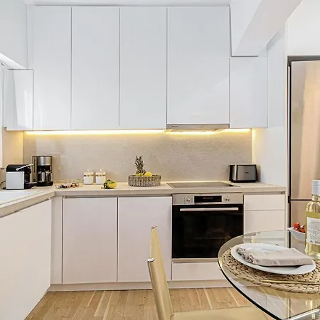 Dafni - * לינדוס